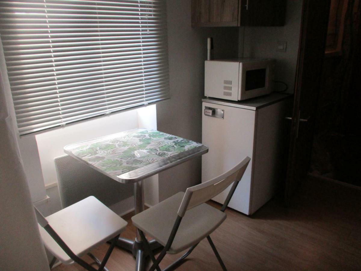 Petit Studio Lejlighed Lodève Eksteriør billede